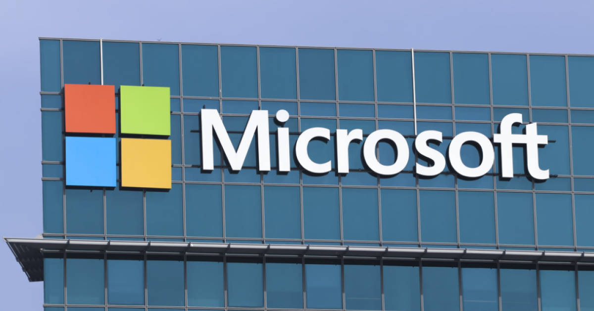 Microsoft запустила. Microsoft Official что это картинки. MSFT and Google.